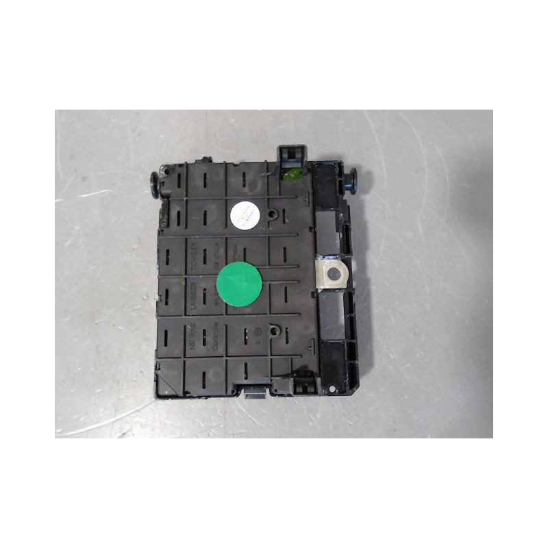 BOITE A FUSIBLES PEUGEOT 206 5P