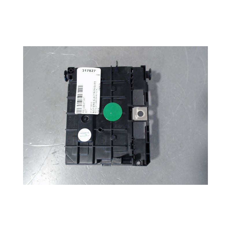 BOITE A FUSIBLES PEUGEOT 807