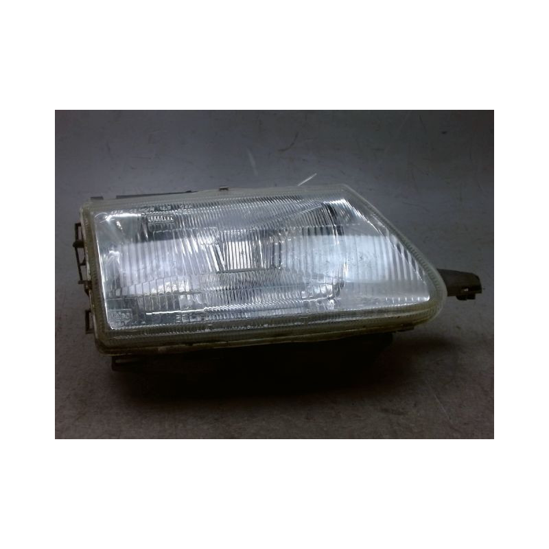 PHARE DROIT CITROEN SAXO 99-