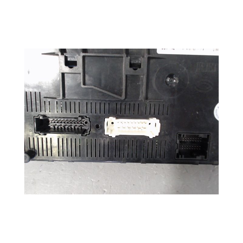 BOITIER GESTION HABITACLE RENAULT CLIO