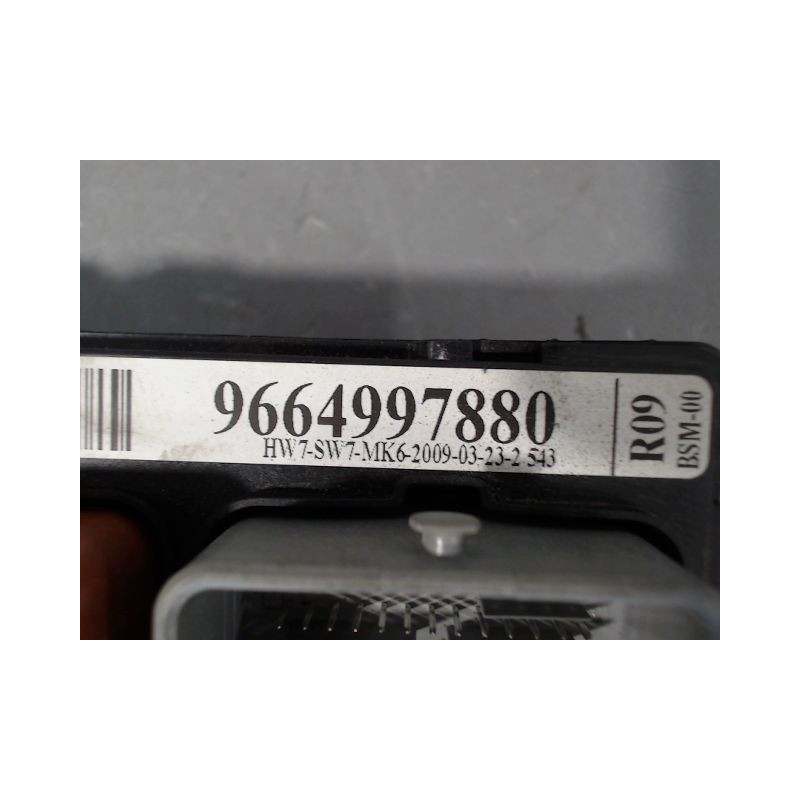 BOITE A FUSIBLES PEUGEOT 207
