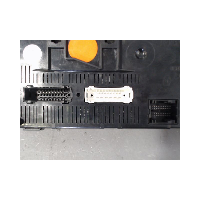 BOITIER GESTION HABITACLE RENAULT CLIO