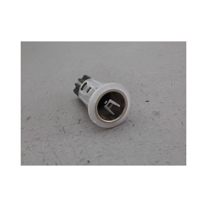 PRISE 12V AV RENAULT MEGANE