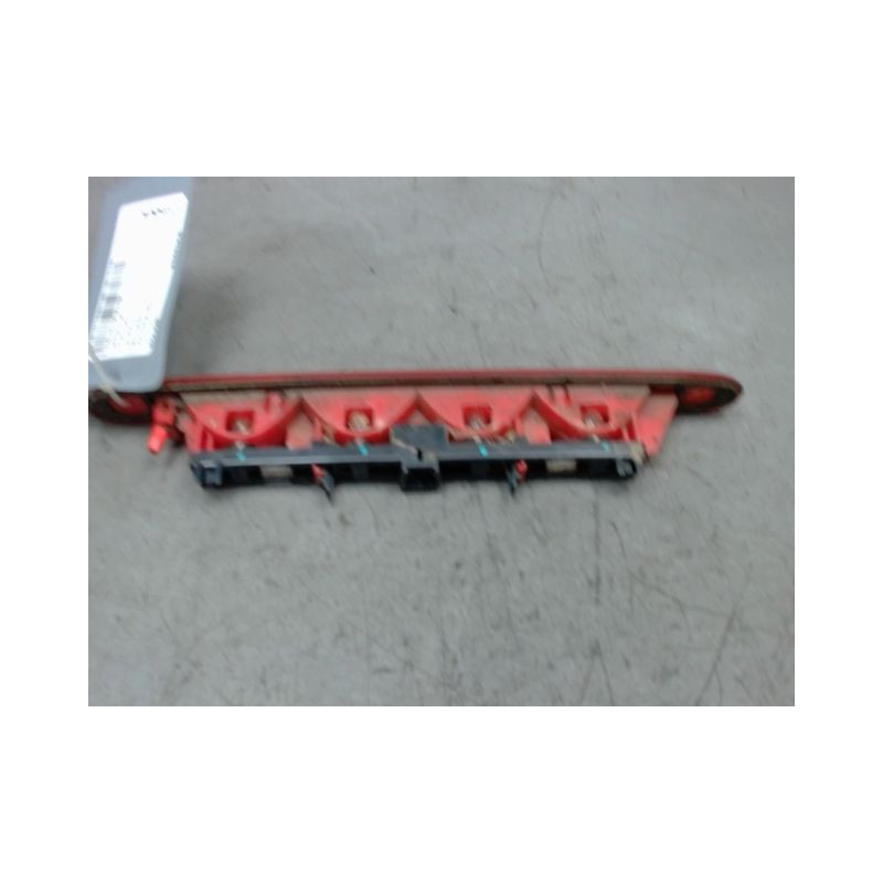 FEUX STOP SUPPLEMENTAIRE TOYOTA AYGO 5P