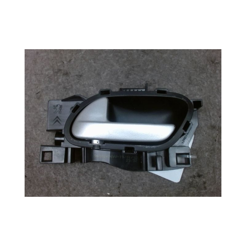 POIGNEE INTERIEURE PORTE AVANT GAUCHE PEUGEOT 207 5P