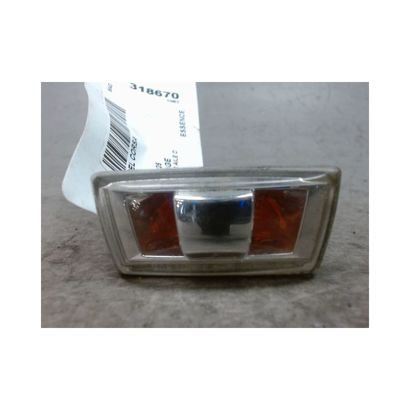 REPETITEUR AILE DROIT OPEL CORSA