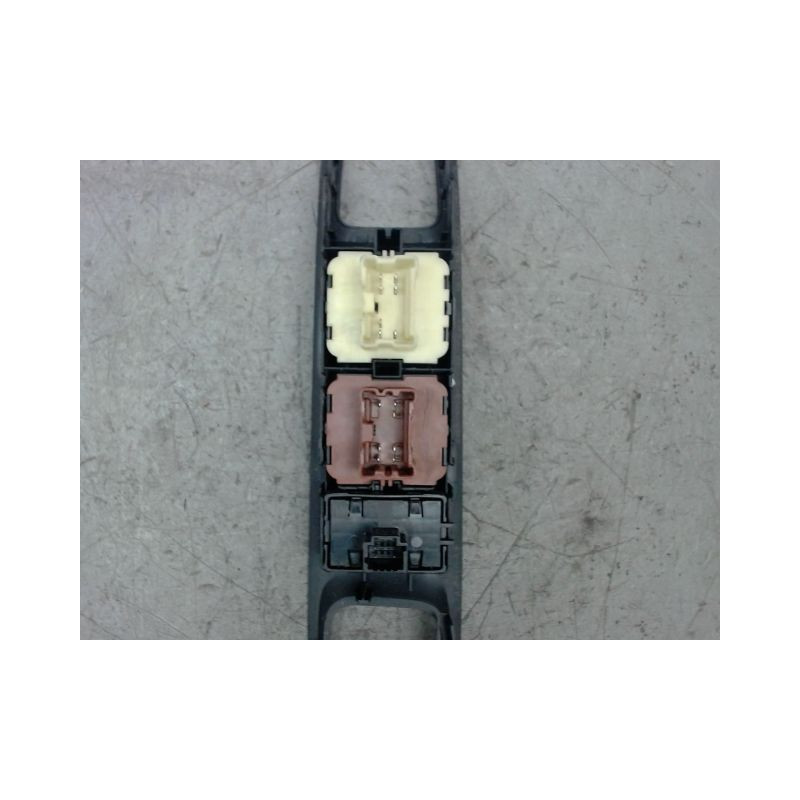 COMMANDE LEVE-GLACE PORTE AVG RENAULT CLIO