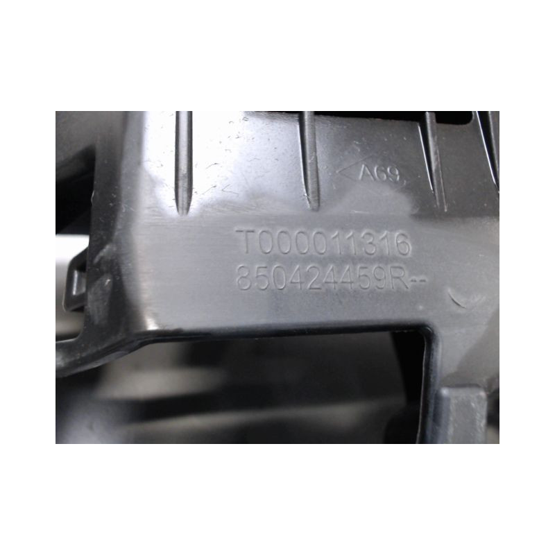 SUPPORT CENTRAL PARE-CHOC ARRIERE  RENAULT CLIO