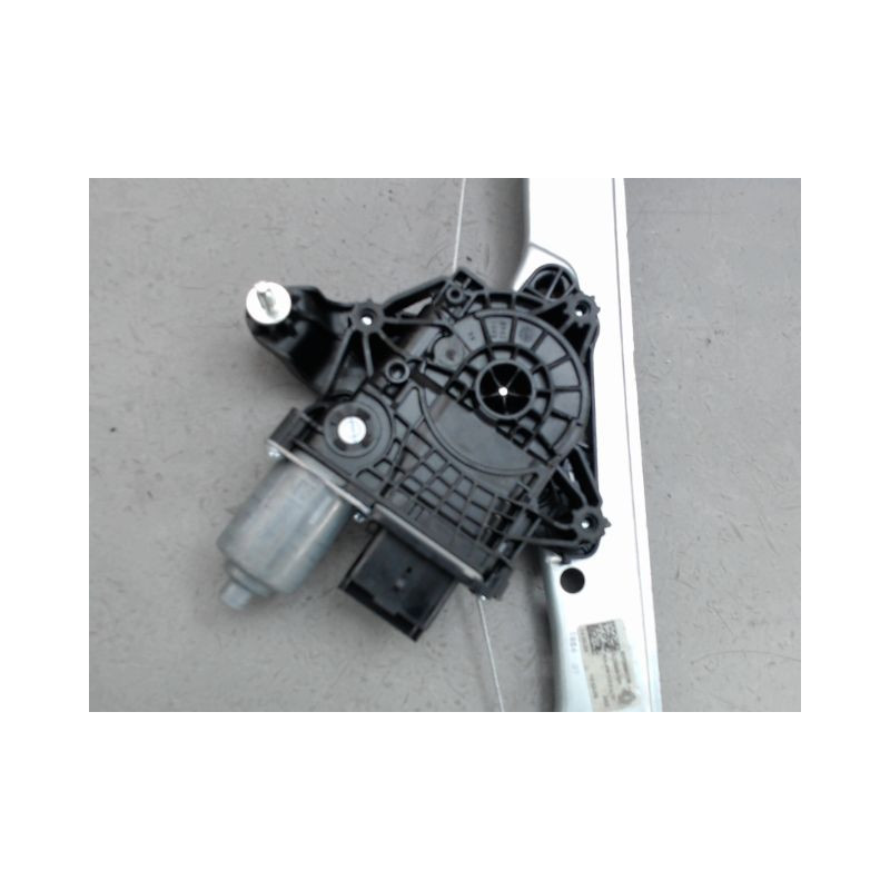MECANISME LEVE-GLACE ARRIERE DROIT DACIA DUSTER