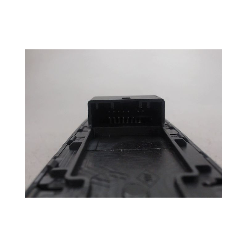 COMMANDE LEVE-GLACE PORTE AVG DACIA DUSTER