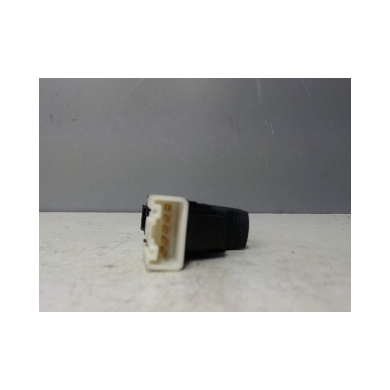 COMMANDE LEVE-GLACE PORTE AVD NISSAN PIXO