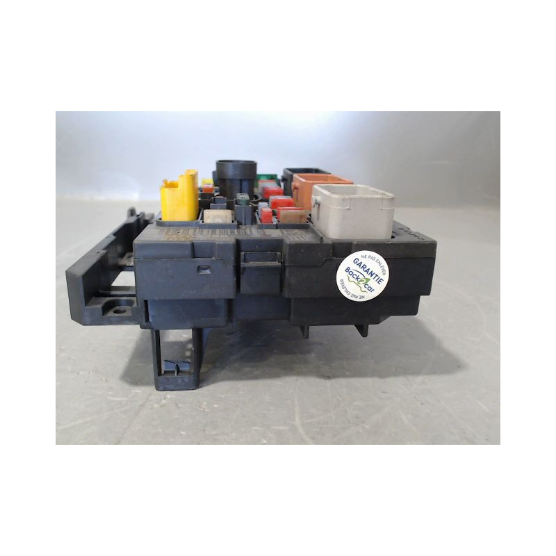 BOITE A FUSIBLES PEUGEOT 308 SW 2008-