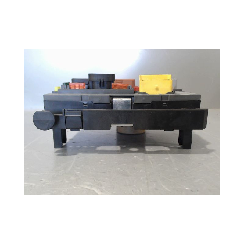 BOITE A FUSIBLES PEUGEOT 308 2007-