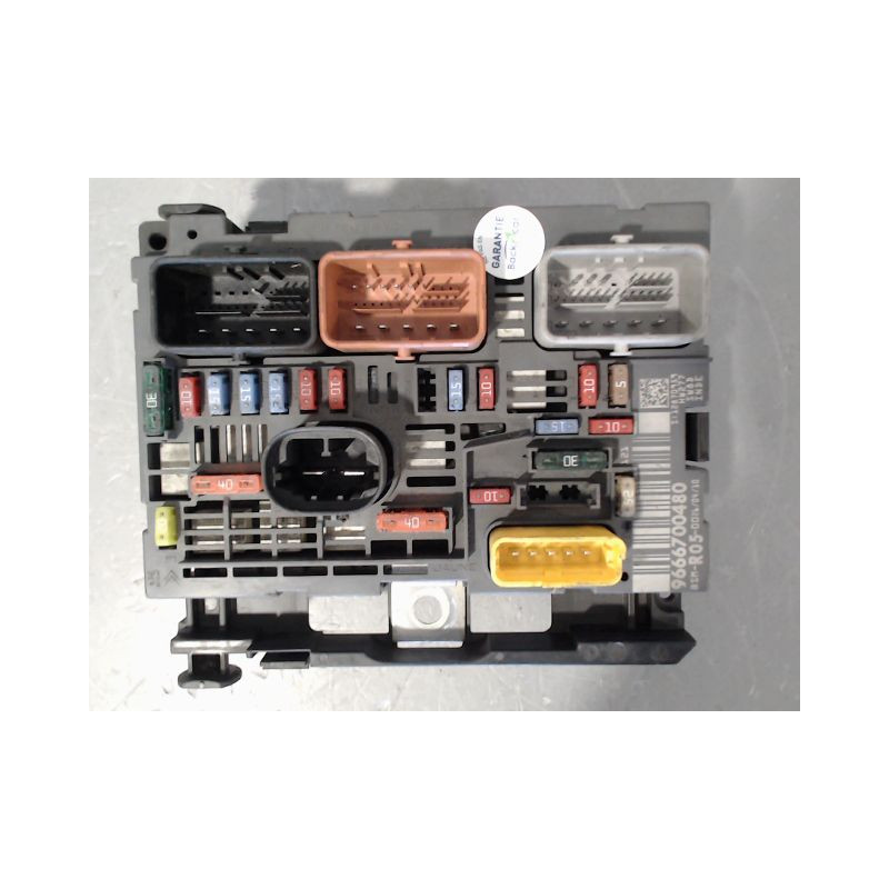 BOITE A FUSIBLES PEUGEOT 308 2007-