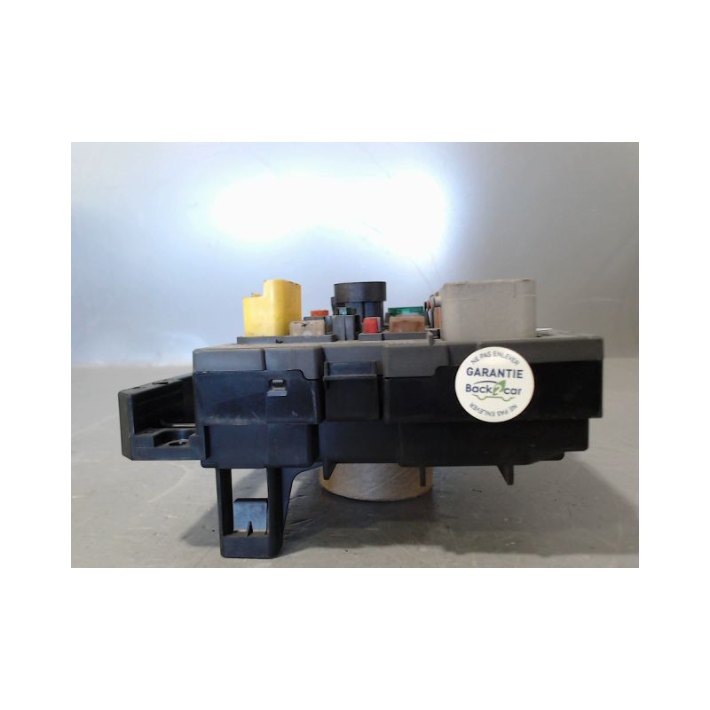 BOITE A FUSIBLES PEUGEOT 308 2007-