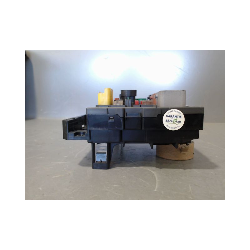 BOITE A FUSIBLES PEUGEOT 308 2007-