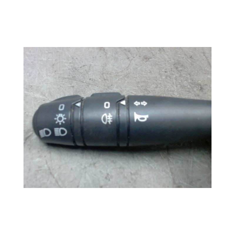 COMMANDE CLIGNOTANT DACIA SANDERO 2008-