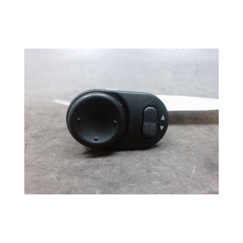 COMMANDE RETROVISSEUR EXTERIEUR ELECTRIQUE OPEL CORSA 03-06