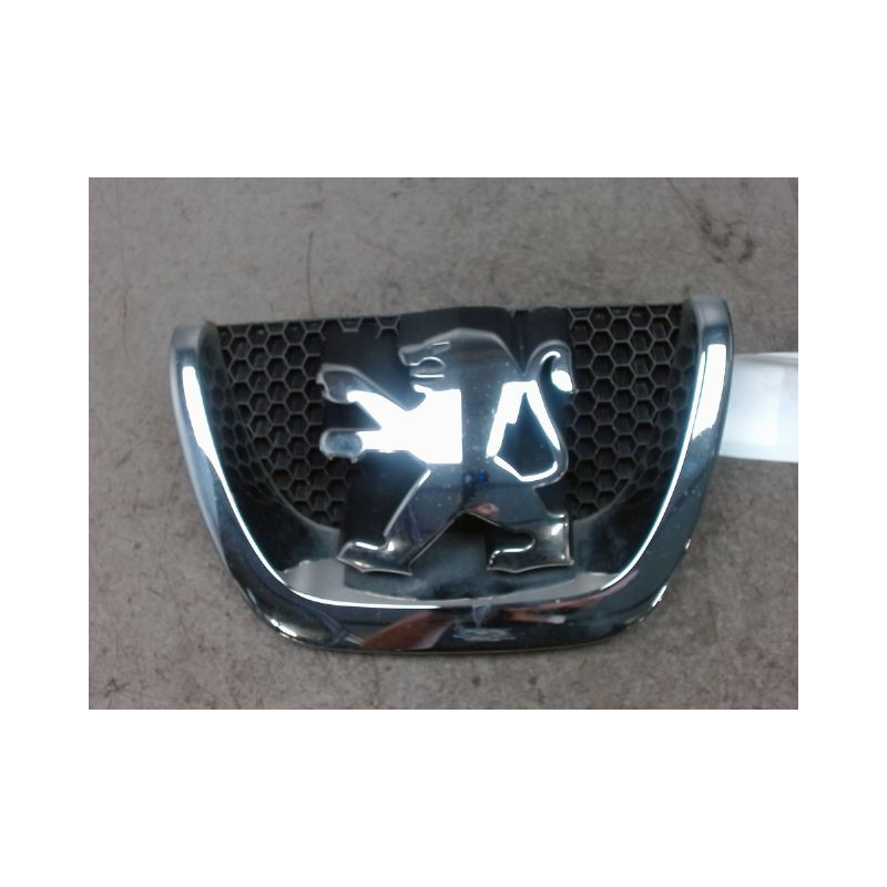 SIGLE CALANDRE PEUGEOT 207 5P