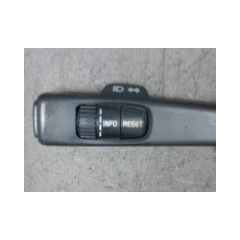 COMMANDE CLIGNOTANT VOLVO V50