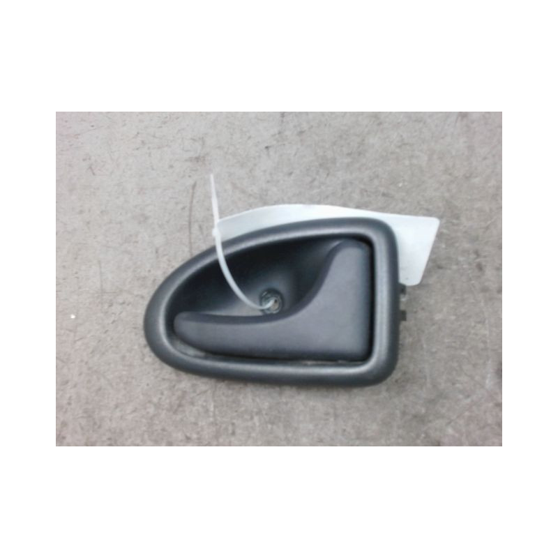POIGNEE INTERIEURE PORTE AVANT DROIT RENAULT CLIO II PH.2 01-06