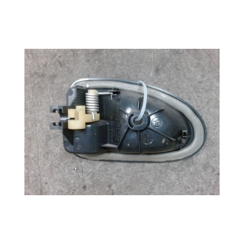 POIGNEE INTERIEURE PORTE AVANT DROIT RENAULT CLIO II PH.2 01-06