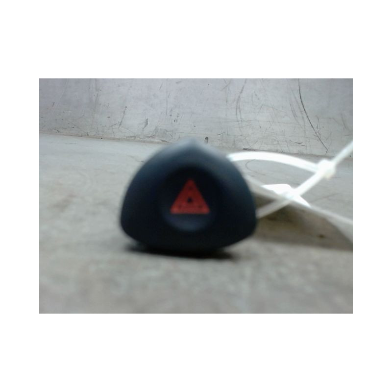 BOUTON DE WARNING RENAULT CLIO II PH.2 01-06