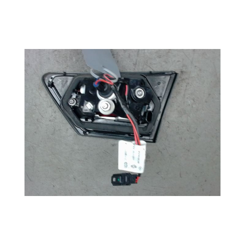 FEU ARRIERE INTERIEUR GAUCHE RENAULT CLIO