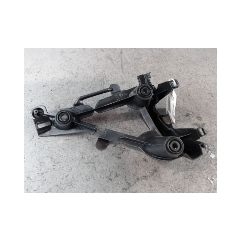 SUPPORT PARE-CHOC ARG PEUGEOT 2008