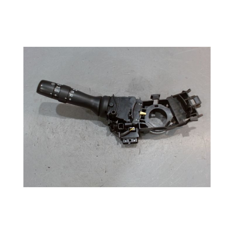 COMMANDE CLIGNOTANT TOYOTA AVENSIS