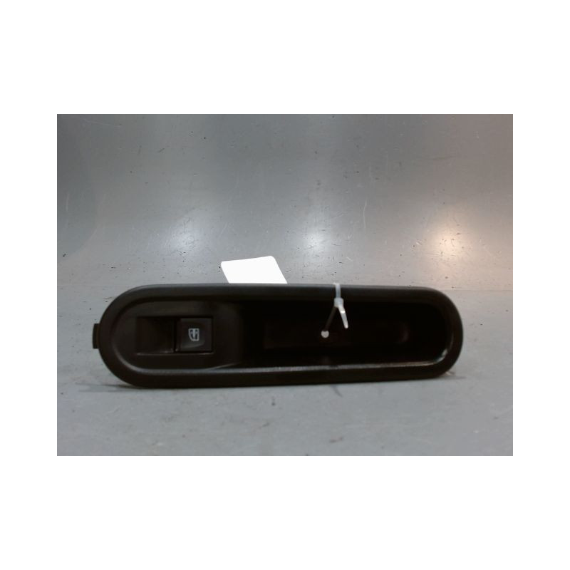 COMMANDE LEVE-GLACE PORTE AVD RENAULT TWINGO