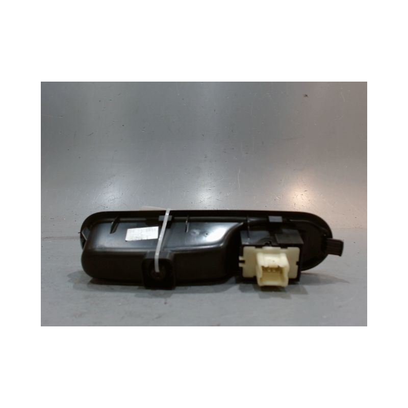 COMMANDE LEVE-GLACE PORTE AVD RENAULT TWINGO