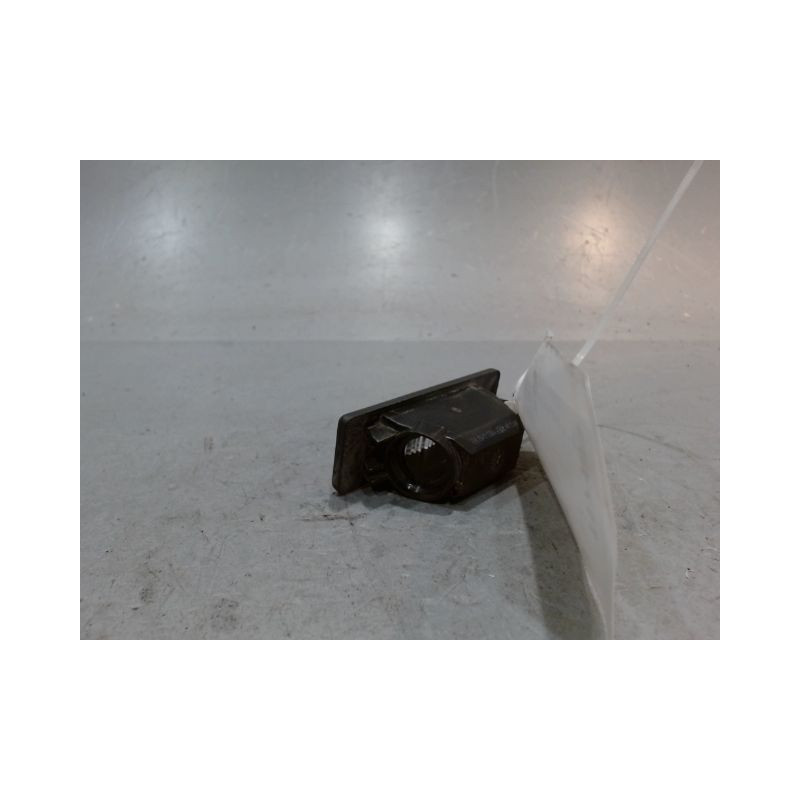 ECLAIREUR PLAQUE DE POLICE GAUCHE NISSAN JUKE
