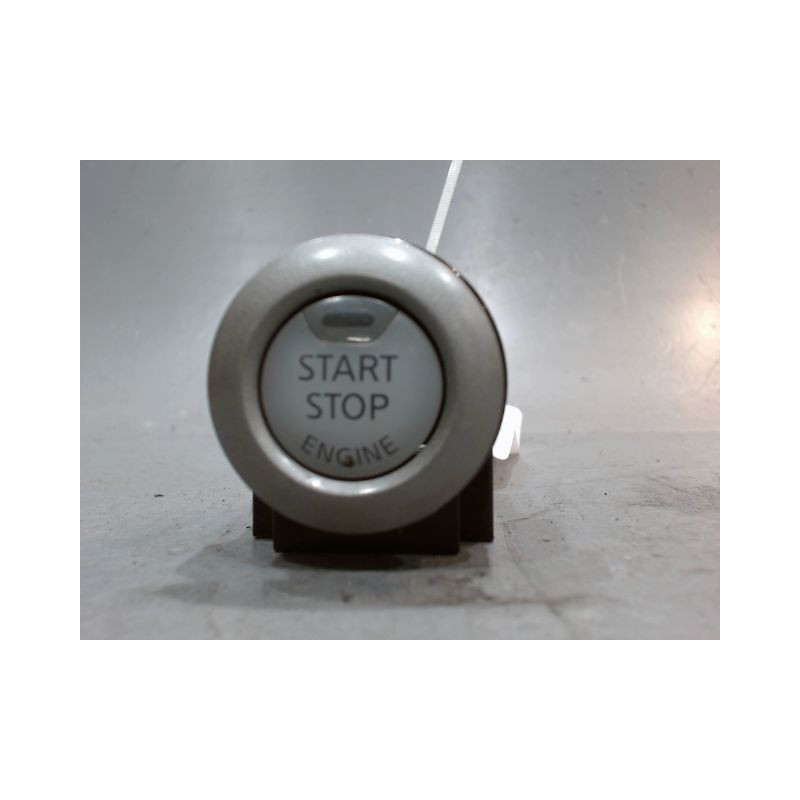 BOUTON DE DEMARRAGE NISSAN JUKE