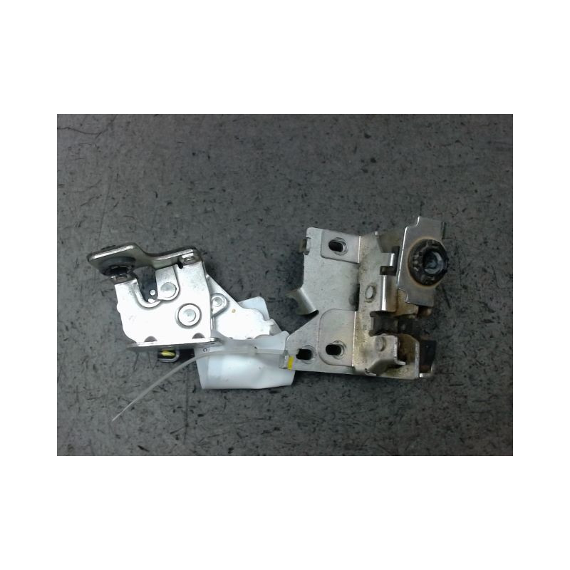 SERRURE PORTE BATTANTE ARRIERE DROIT FORD T.COURIER