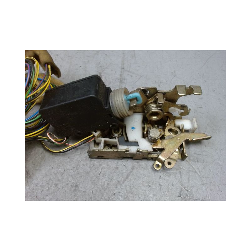 SYSTEME CONDAMNATION AVANT GAUCHE VOLKSWAGEN LT28