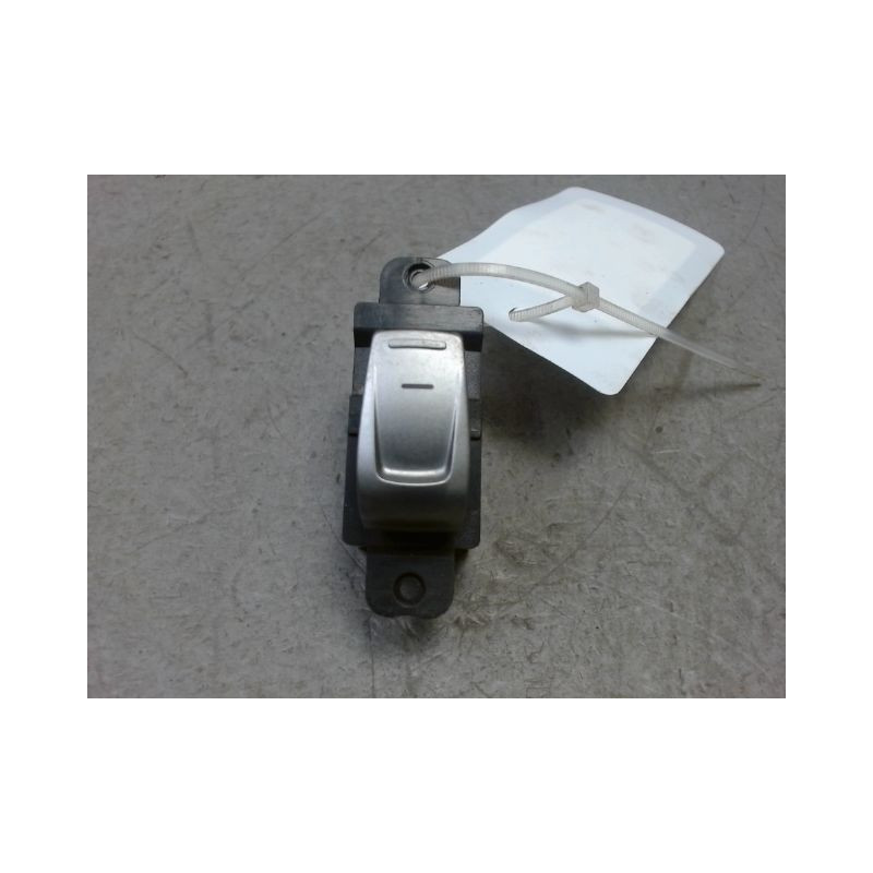 COMMANDE LEVE-GLACE PORTE ARG SSANGYONG TIVOLI