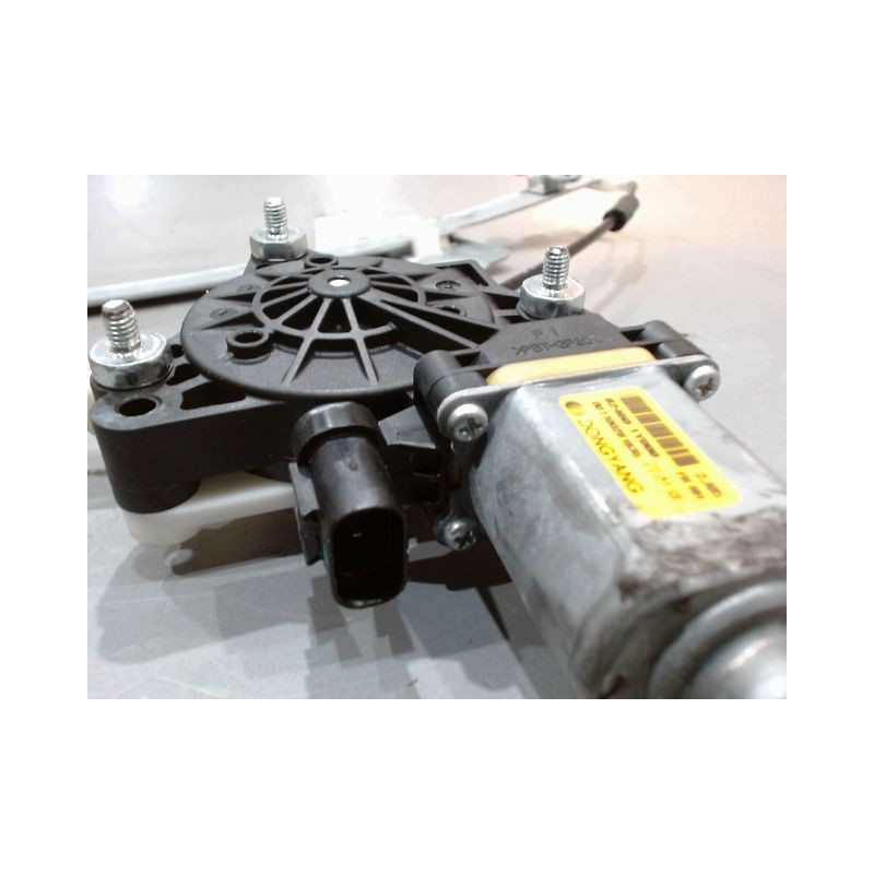 MECANISME+MOTEUR LEVE-GLACE AVANT DROIT KIA PICANTO