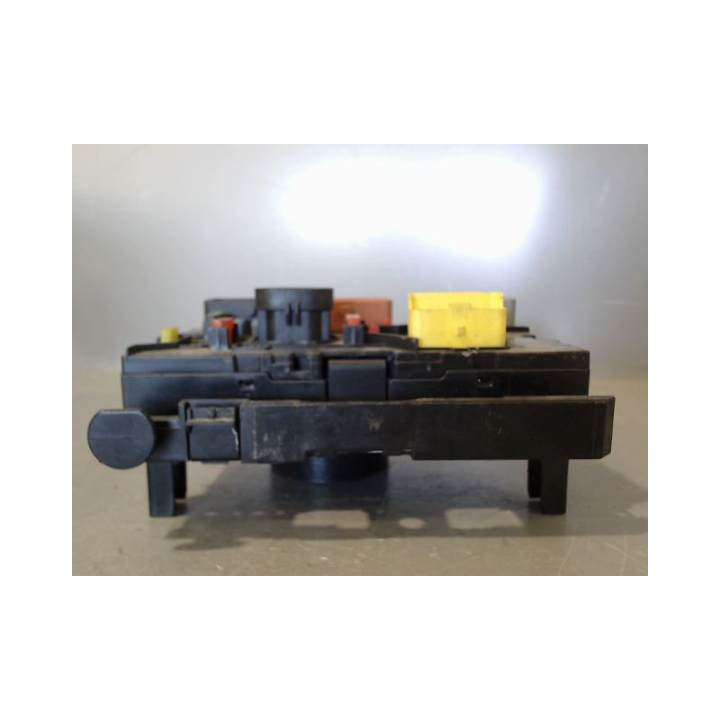 BOITE A FUSIBLES PEUGEOT 307 SW Phase 2 2005-2008
