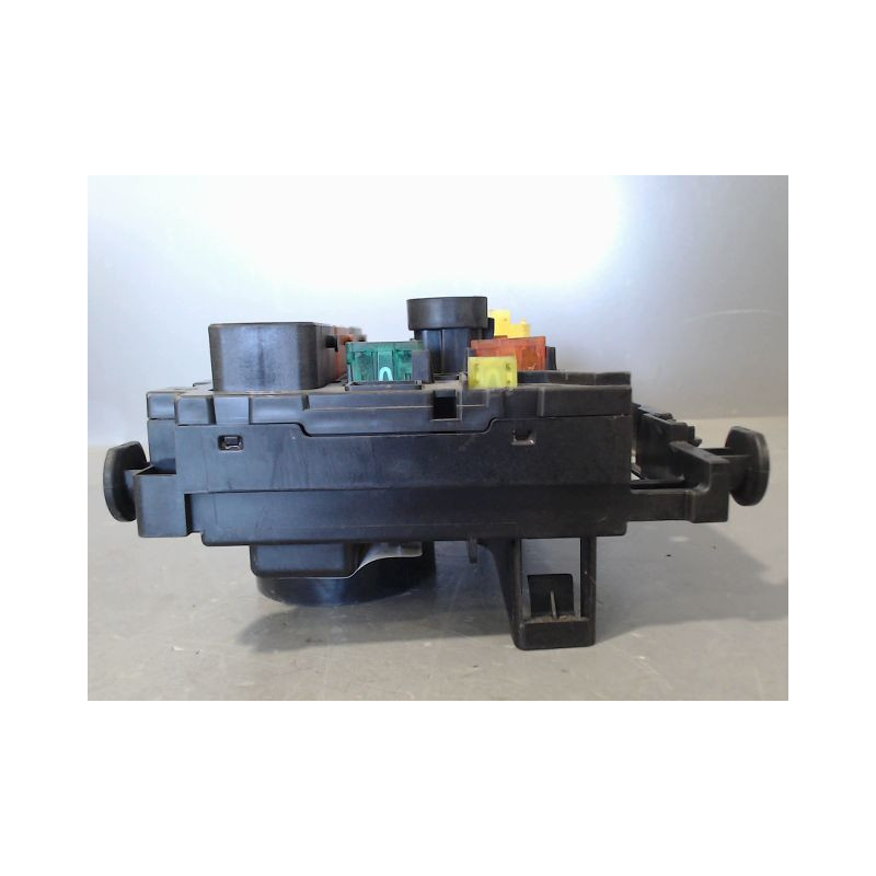 BOITE A FUSIBLES PEUGEOT 307 SW Phase 2 2005-2008