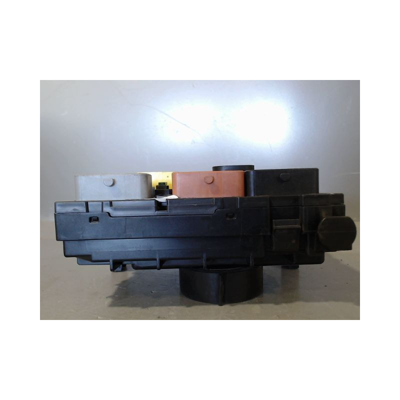 BOITE A FUSIBLES PEUGEOT 307 SW Phase 2 2005-2008