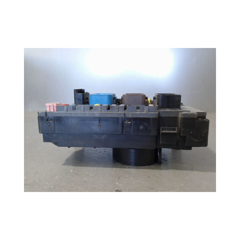 BOITE A FUSIBLES PEUGEOT 508 2010-