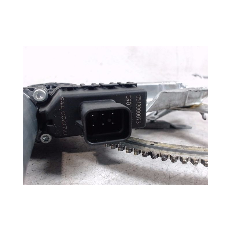 MECANISME+MOTEUR LEVE-GLACE AVANT DROIT OPEL ZAFIRA 2005-