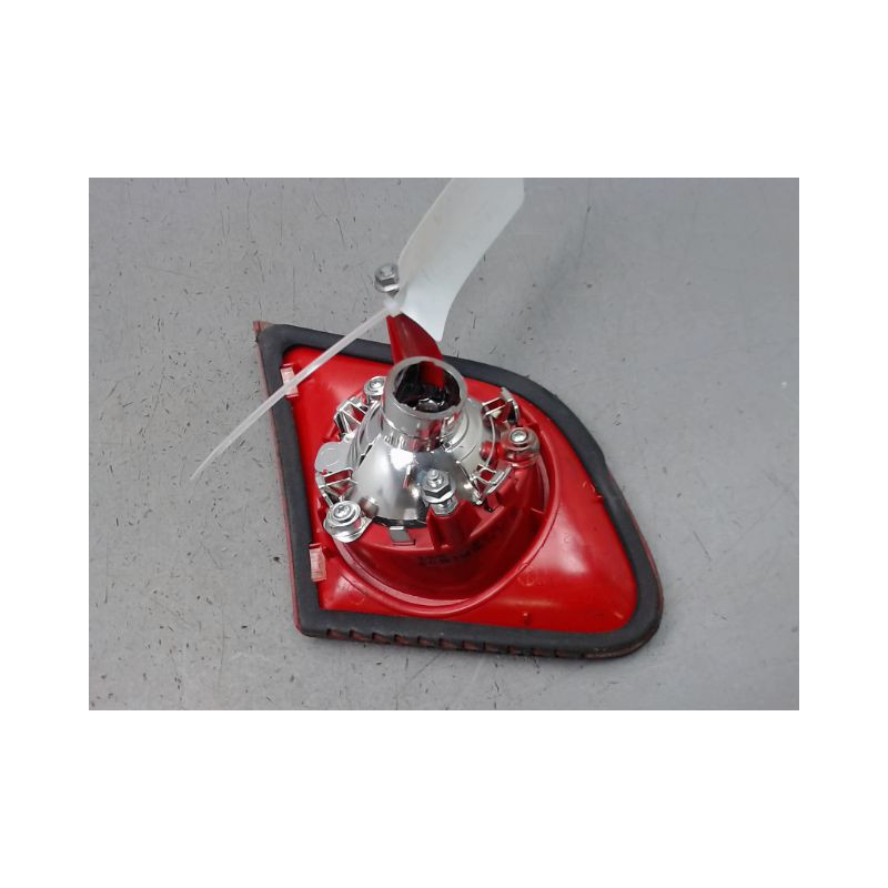 FEU ARRIERE INTERIEUR DROIT VOLKSWAGEN PASSAT BERL. V 2005-2010