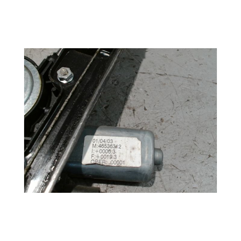 MECANISME+MOTEUR LEVE-GLACE AVANT GAUCHE FIAT PUNTO 2003-