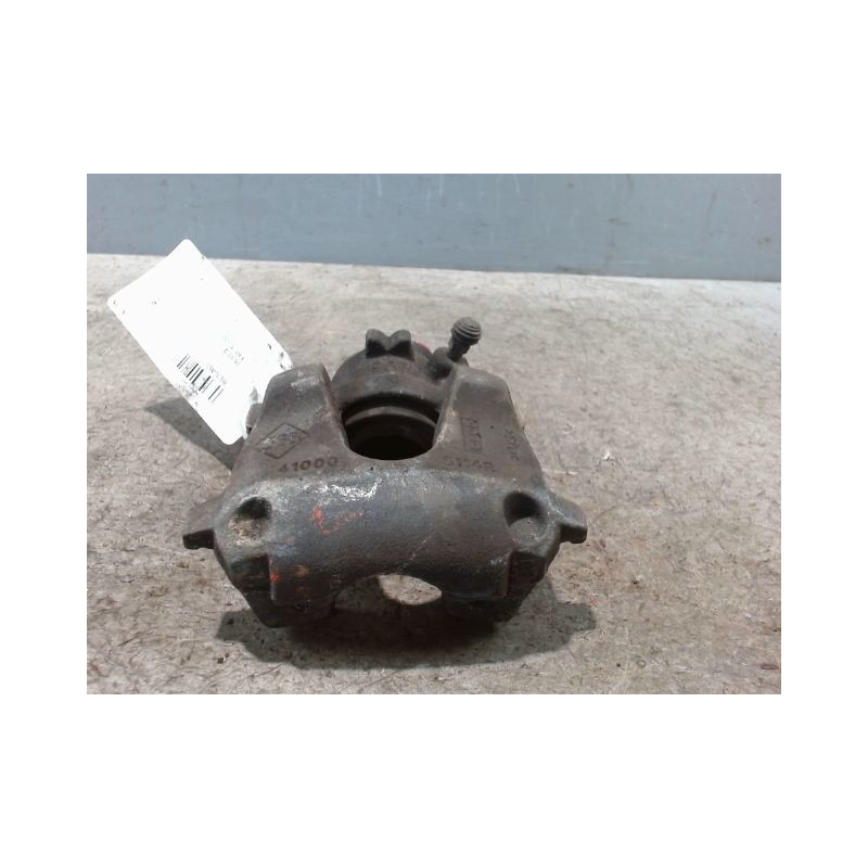 ETRIER DE FREIN AVANT GAUCHE RENAULT CLIO 4