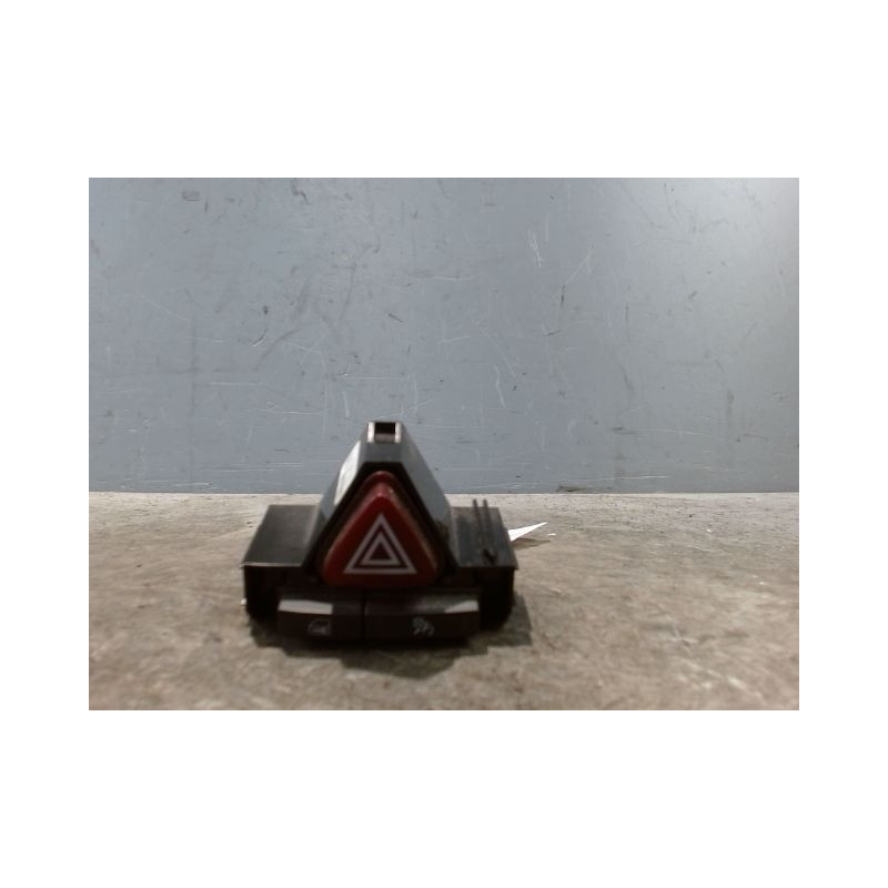 BOUTON DE WARNING OPEL CORSA