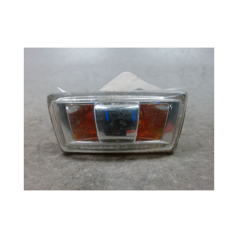 REPETITEUR AILE DROIT OPEL CORSA