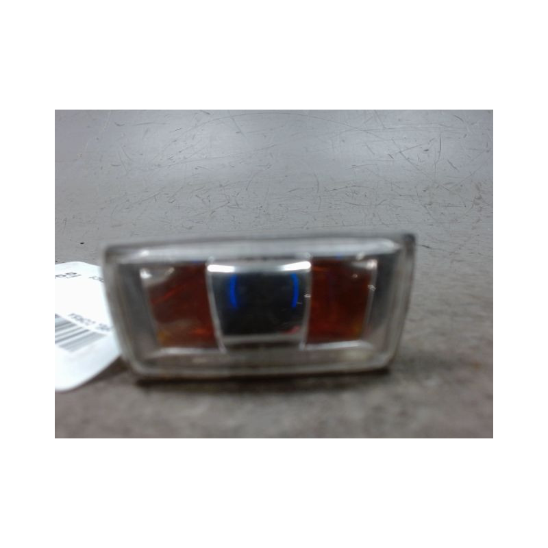 REPETITEUR AILE GAUCHE OPEL CORSA