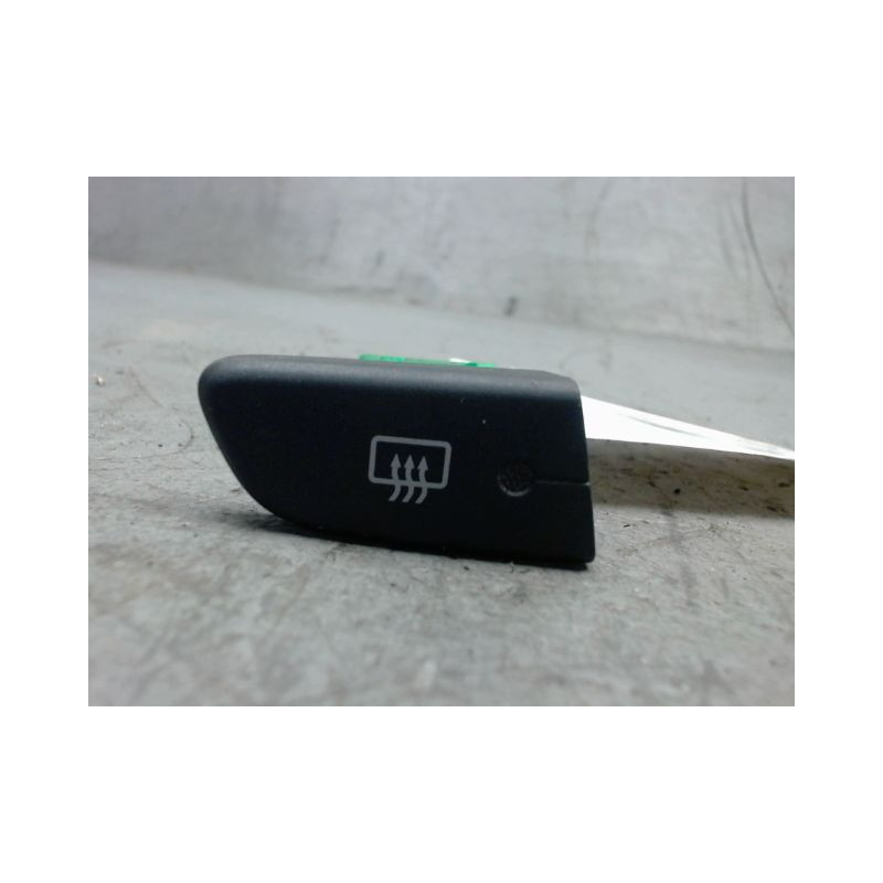 COMMANDE DEGIVRAGE LUNETTE ARRIERE TOYOTA AYGO 3P